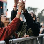 ロックフェスの哲学：音楽祭が紡ぐコミュニティの価値を考える